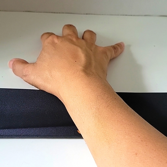 VicTsing Keyboard  Wrist Rest, Memory Foam, Black. 17 Inches - Picture 2 of 4